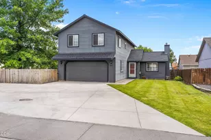 2834 SW 27th Ct, Redmond, OR 97756 - Photo 1