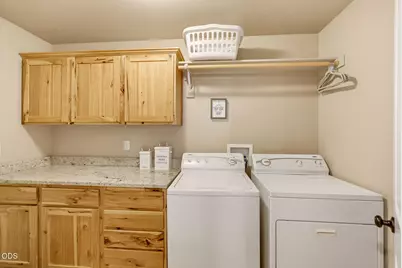 1003 SE Grandview Avenue, Grants Pass, OR 97527 - Photo 17