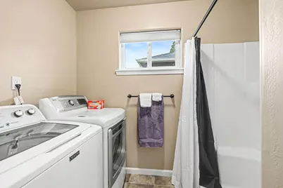 1003 SE Grandview Avenue, Grants Pass, OR 97527 - Photo 39
