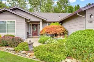 3343 Edgewater Dr, Medford, OR 97504 - Photo 5