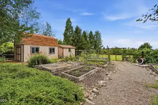 2298 Camp Baker Rd, Medford, OR 97501 - Photo 41