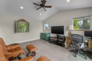 1087 N Lavender Ln, Sisters, OR 97759 - Photo 31