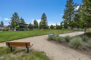 1087 N Lavender Ln, Sisters, OR 97759 - Photo 43