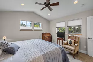 1087 N Lavender Ln, Sisters, OR 97759 - Photo 25