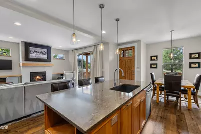 1087 N Lavender Lane, Sisters, OR 97759 - Photo 11