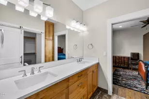 1087 N Lavender Ln, Sisters, OR 97759 - Photo 17