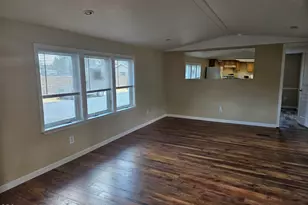 380 W Gregory Rd, Central Point, OR 97502 - Photo 5