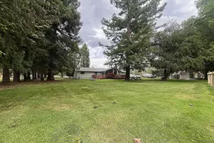 8122 New Hope Rd, Grants Pass, OR 97527 - Photo 19