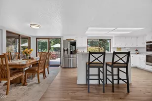 8122 New Hope Rd, Grants Pass, OR 97527 - Photo 13