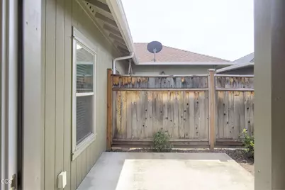 740 SW Kinsington Court Court #740 741 744 745, Grants Pass, OR 97526 - Photo 19