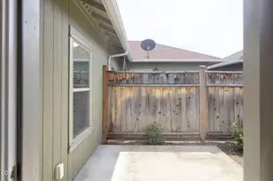 740 SW Kinsington Ct Ct, Grants Pass, OR 97526 - Photo 19