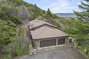 465 Strawberry Hill Ln, Jacksonville, OR 97530 - Photo 3
