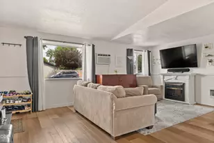 1831 SW 31st St, Redmond, OR 97756 - Photo 5