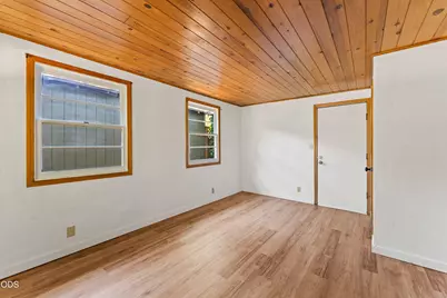 1711 SW J Street, Grants Pass, OR 97526 - Photo 9