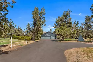 63510 Gentry Loop, Bend, OR 97701 - Photo 25