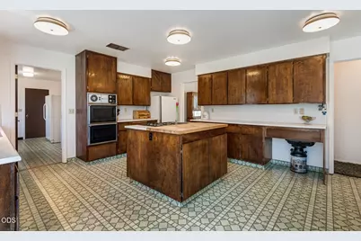 63510 Gentry Loop, Bend, OR 97701 - Photo 11