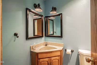 2327 Crater Lake Avenue, Medford, OR 97504 - Photo 17
