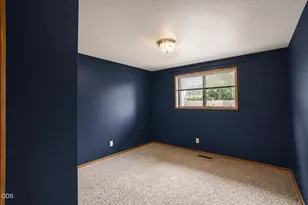 2327 Crater Lake Ave, Medford, OR 97504 - Photo 15