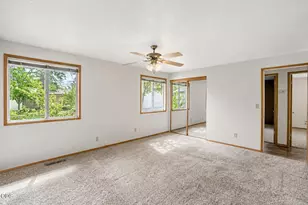 2327 Crater Lake Ave, Medford, OR 97504 - Photo 11