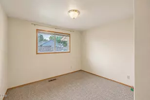 2327 Crater Lake Ave, Medford, OR 97504 - Photo 13