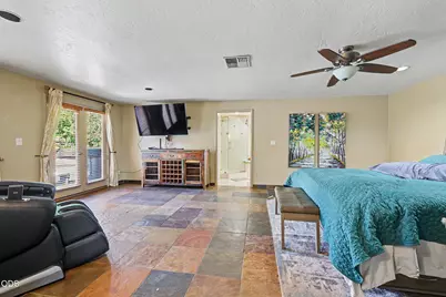 2639 Hillcrest Road, Medford, OR 97504 - Photo 13