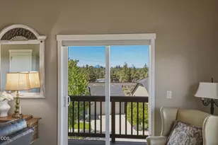 63776 Hunters Cir, Bend, OR 97701 - Photo 17
