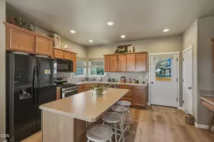 63776 Hunters Cir, Bend, OR 97701 - Photo 9