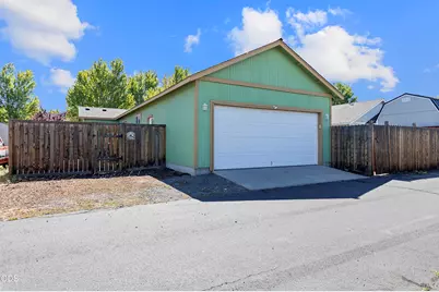 1345 NE 3rd Street, Redmond, OR 97756 - Photo 23