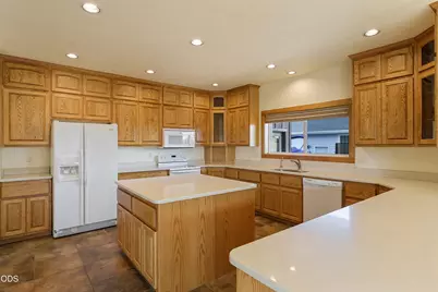 3099 SW Cascade Vista Drive, Redmond, OR 97756 - Photo 13