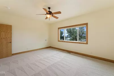 3099 SW Cascade Vista Drive, Redmond, OR 97756 - Photo 19