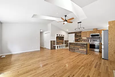 19637 Poplar Street, Bend, OR 97702 - Photo 15