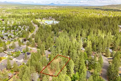 19637 Poplar Street, Bend, OR 97702 - Photo 47