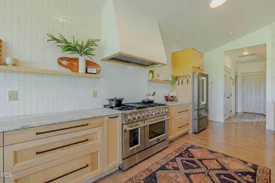 64794 Hunnell Road, Bend, OR 97703 - Photo 15