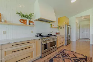 64794 Hunnell Rd, Bend, OR 97703 - Photo 15