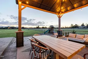 64794 Hunnell Rd, Bend, OR 97703 - Photo 47