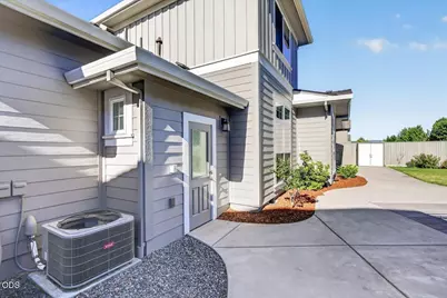 4048 Fieldbrook Avenue, Medford, OR 97504 - Photo 77