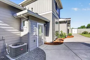 4048 Fieldbrook Ave, Medford, OR 97504 - Photo 77