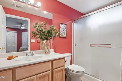 430 W Crystal Drive, Eagle Point, OR 97524 - Photo 9