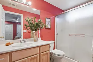 430 W Crystal Dr, Eagle Point, OR 97524 - Photo 9