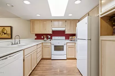 430 W Crystal Drive, Eagle Point, OR 97524 - Photo 3