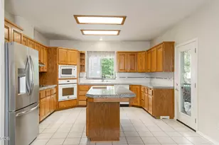 279 Ridgefield Rd, Grants Pass, OR 97527 - Photo 5
