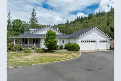 279 Ridgefield Road, Grants Pass, OR 97527 - Photo 1