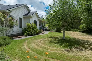 279 Ridgefield Rd, Grants Pass, OR 97527 - Photo 43