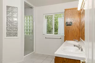 279 Ridgefield Rd, Grants Pass, OR 97527 - Photo 19