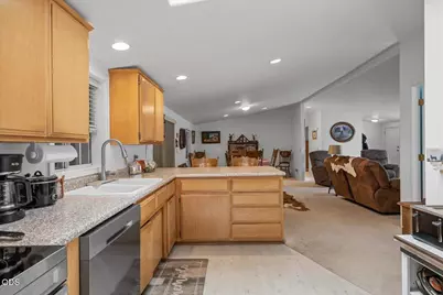 4624 S Pacific Highway #UNIT 61, Phoenix, OR 97535 - Photo 13