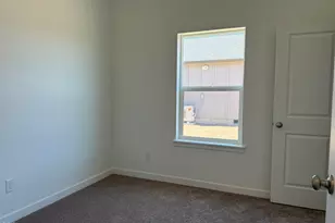 623 NE Mitchell St, Madras, OR 97741 - Photo 11