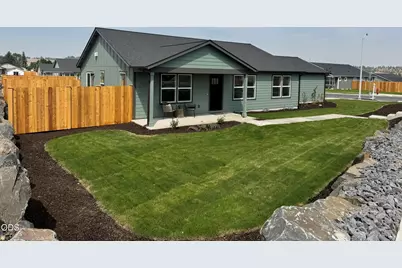 651 NE Mitchell Street #166, Madras, OR 97741 - Photo 1