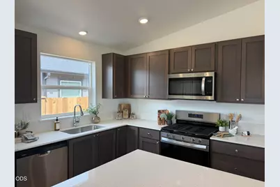 651 NE Mitchell Street #166, Madras, OR 97741 - Photo 13