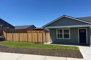 651 NE Mitchell St, Madras, OR 97741 - Photo 3