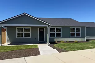 651 NE Mitchell St, Madras, OR 97741 - Photo 1